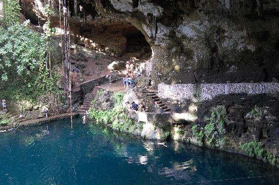 Cenote Zaci-巴利亚多利德必去景点