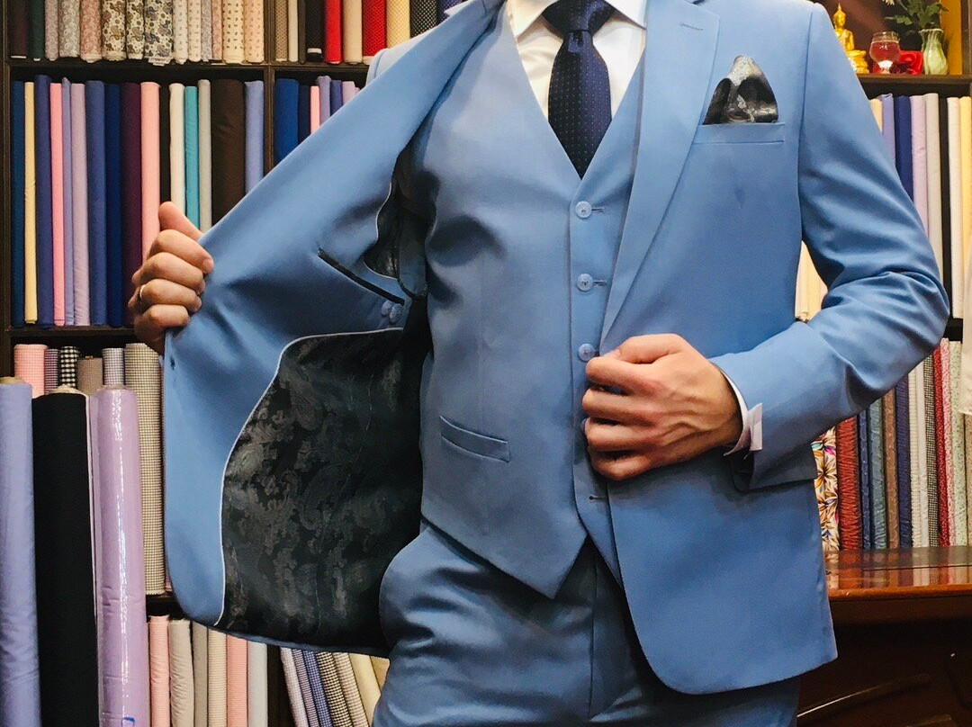 Classic International Suits-查汶海滩必去景点