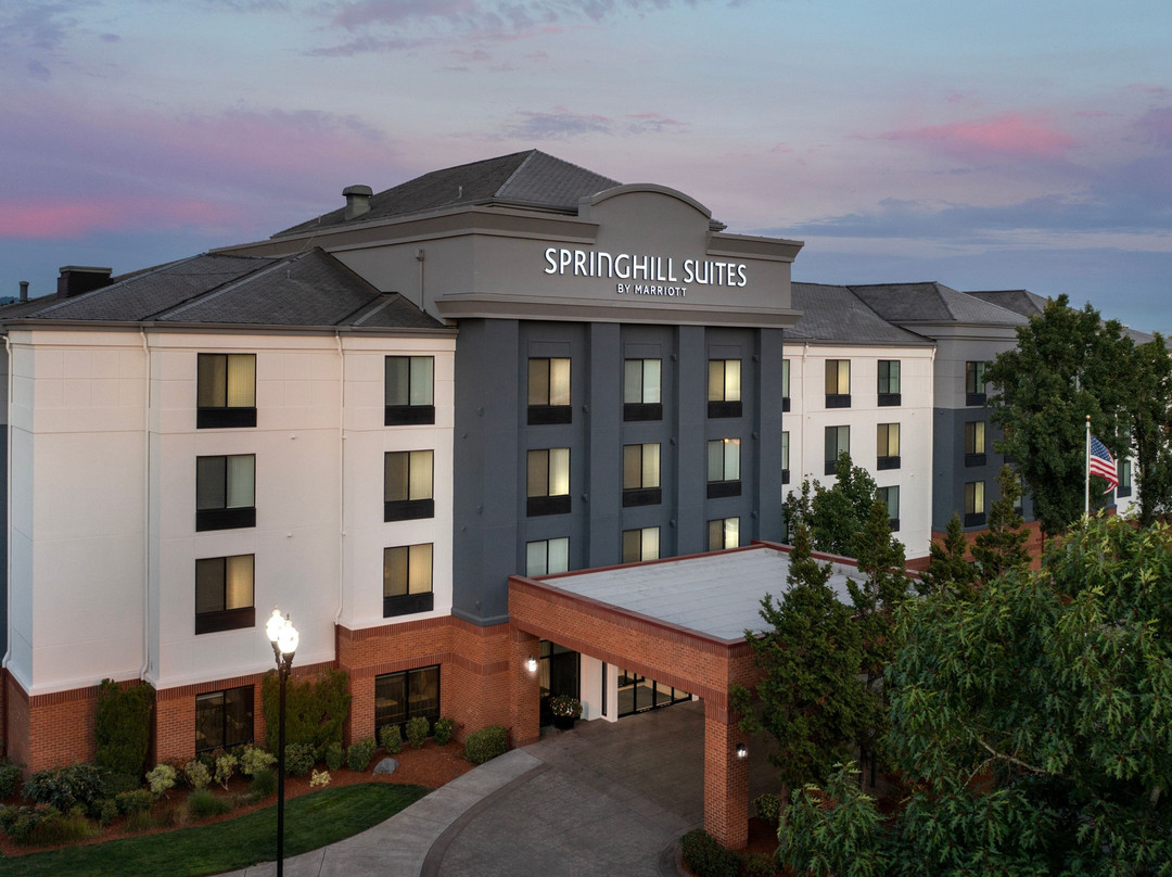 波特兰希尔斯伯勒万豪春丘套房酒店主图