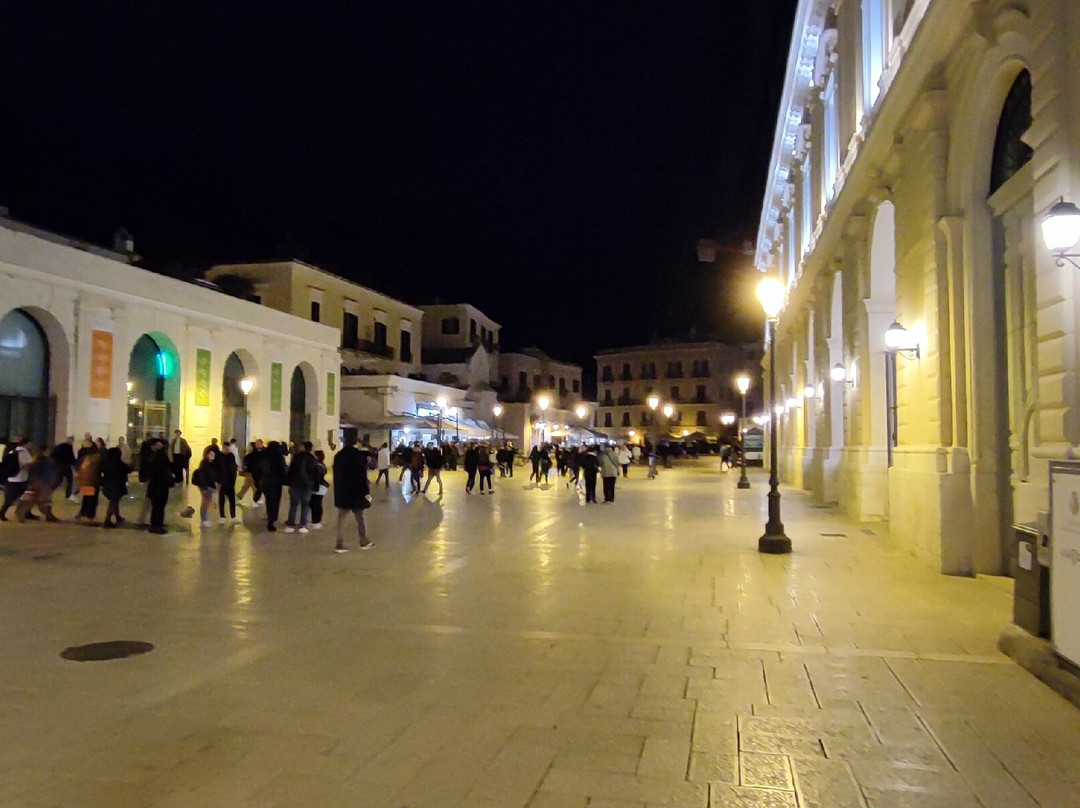Piazza del Ferrarese景点图片