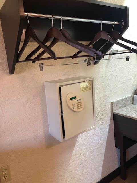 Red Roof PLUS+ Statesville主图