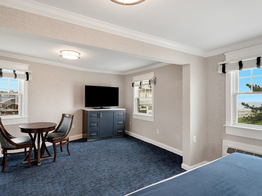 纽波特海滩套房酒店主图