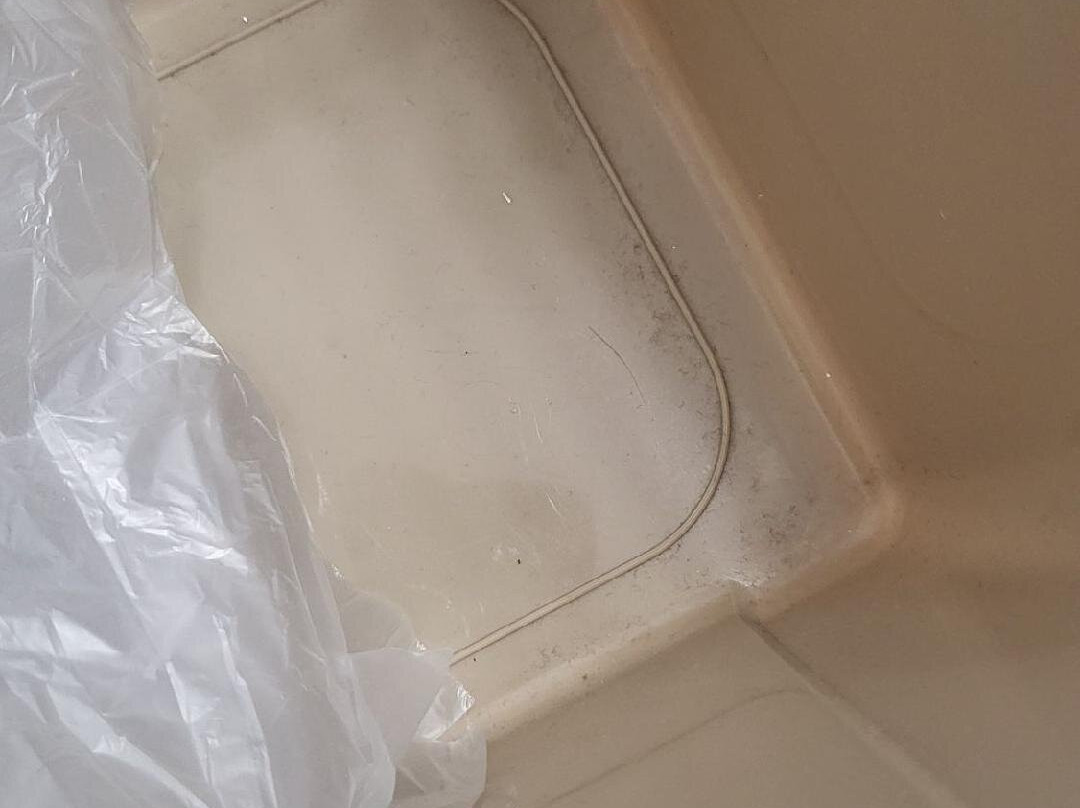 Colonial Brick Inn & Suites主图