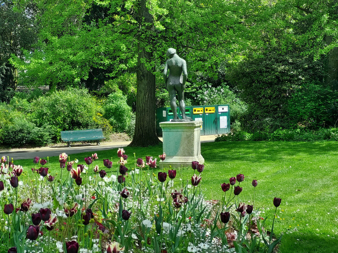 Statue La Purete景点图片