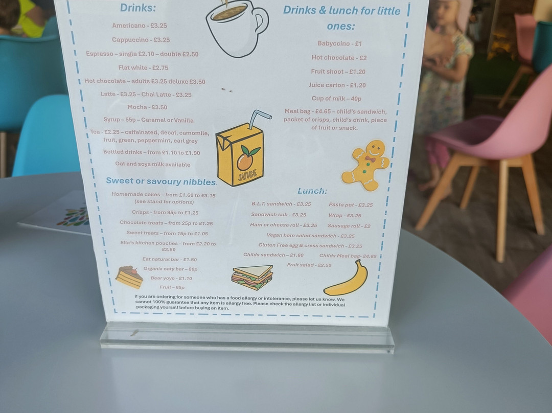 Tiny Town Café景点图片