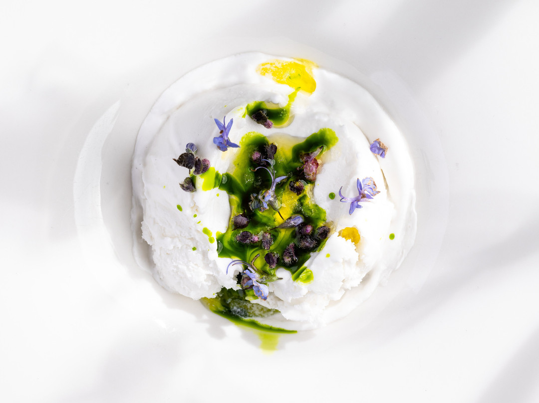 The Grand Hotel主图