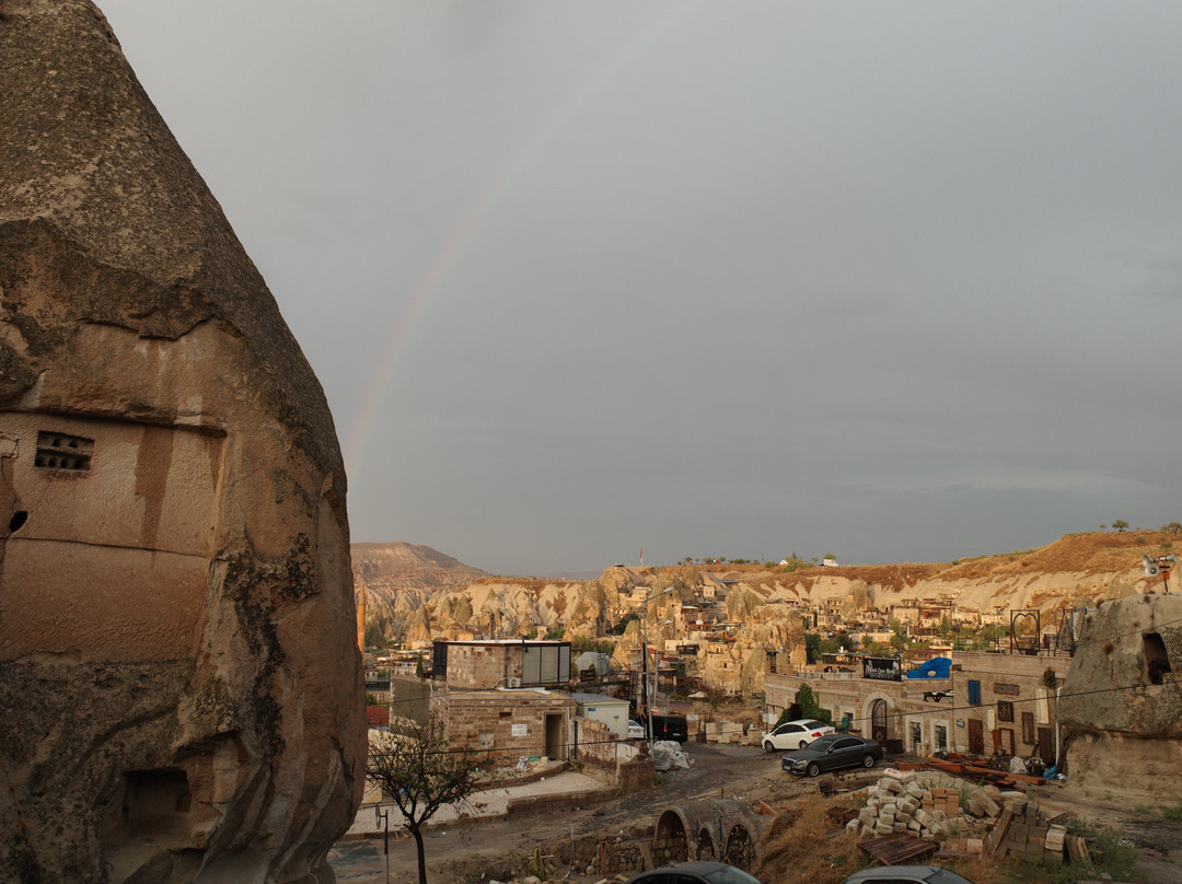 迪万岩洞酒店主图