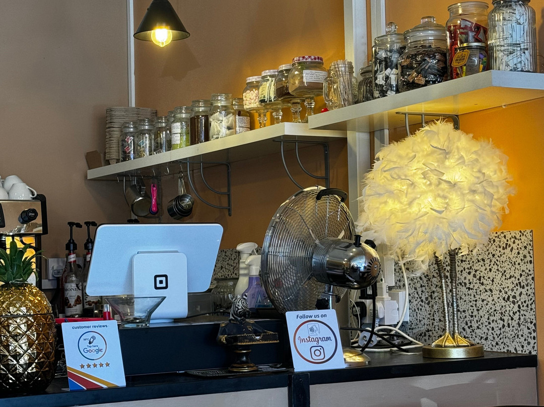 The Quirky Bird Café