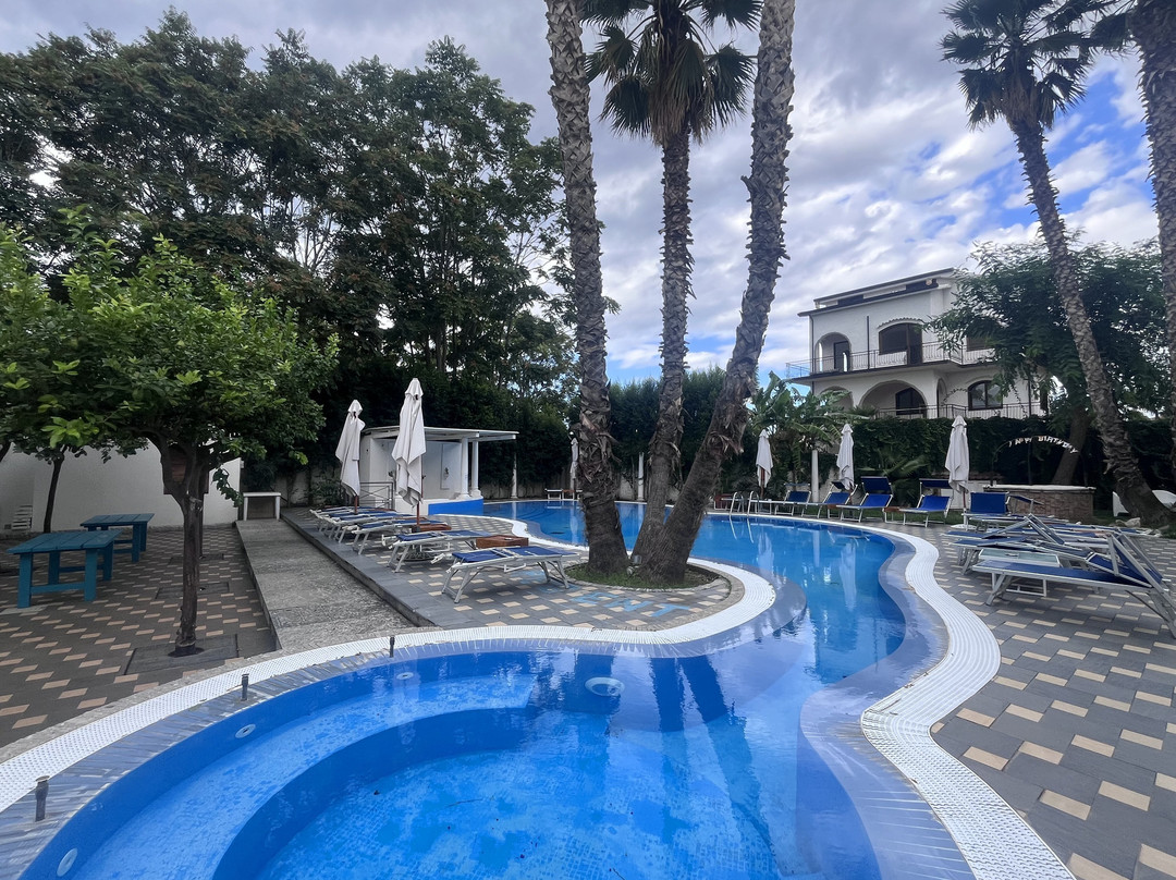 Regent Beach Hotel & Apartments主图