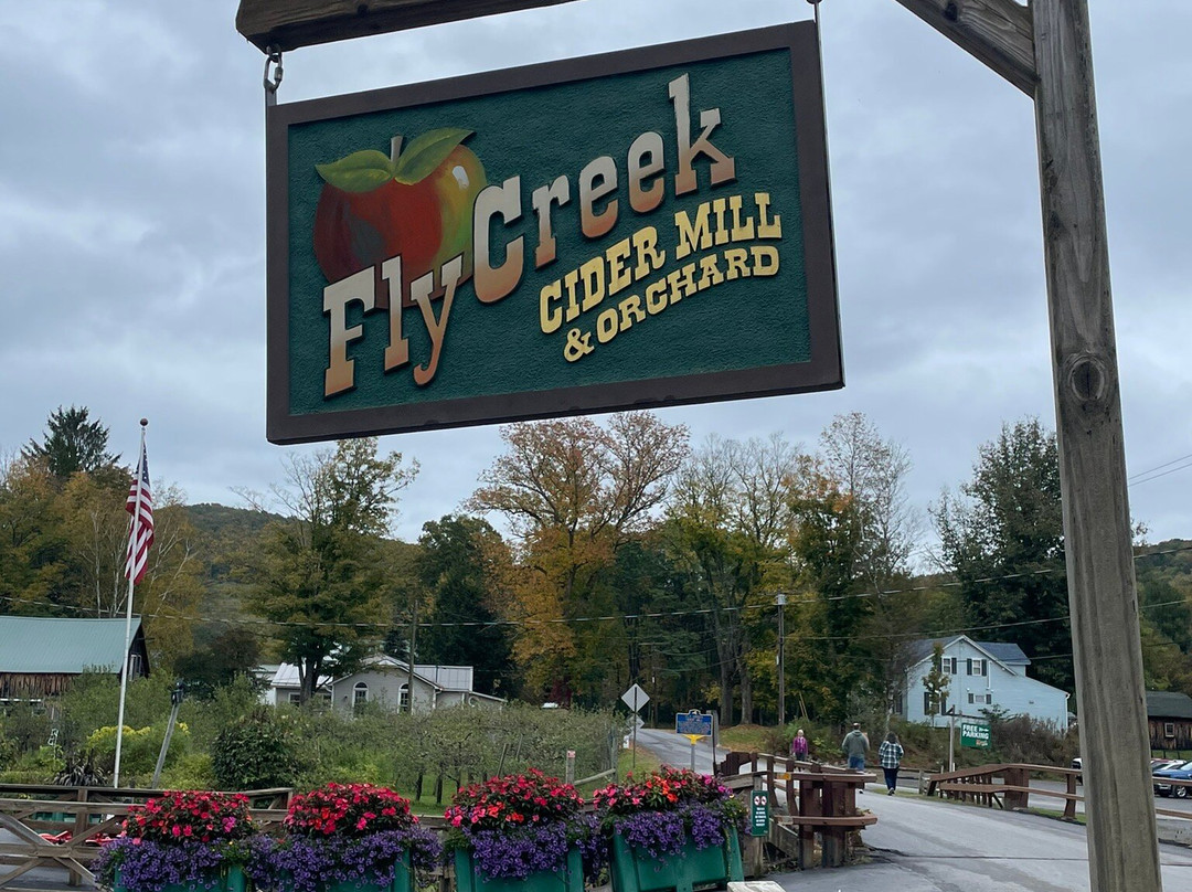 Fly Creek Cider Mill & Orchard景点图片