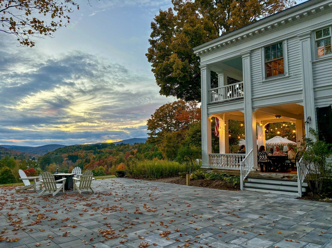 The White House Inn主图