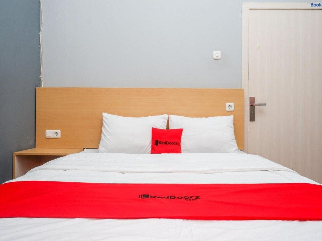 RedDoorz Near Exit Tol Batang