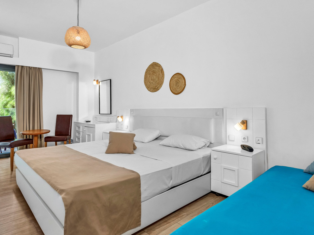 Sunset Beach Hotel主图