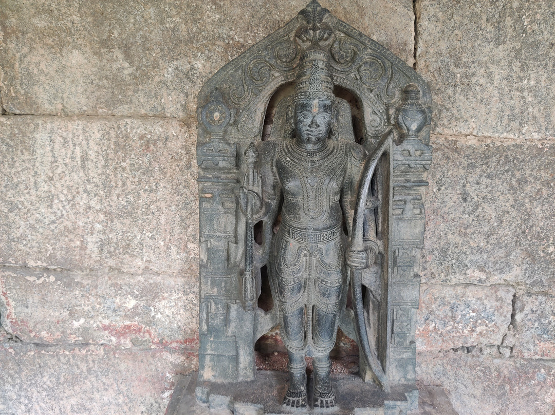 Kolanupaka Jain Temple景点图片