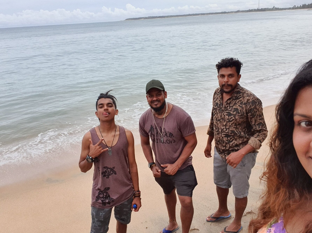 Arugambay Beach and Lagoon主图