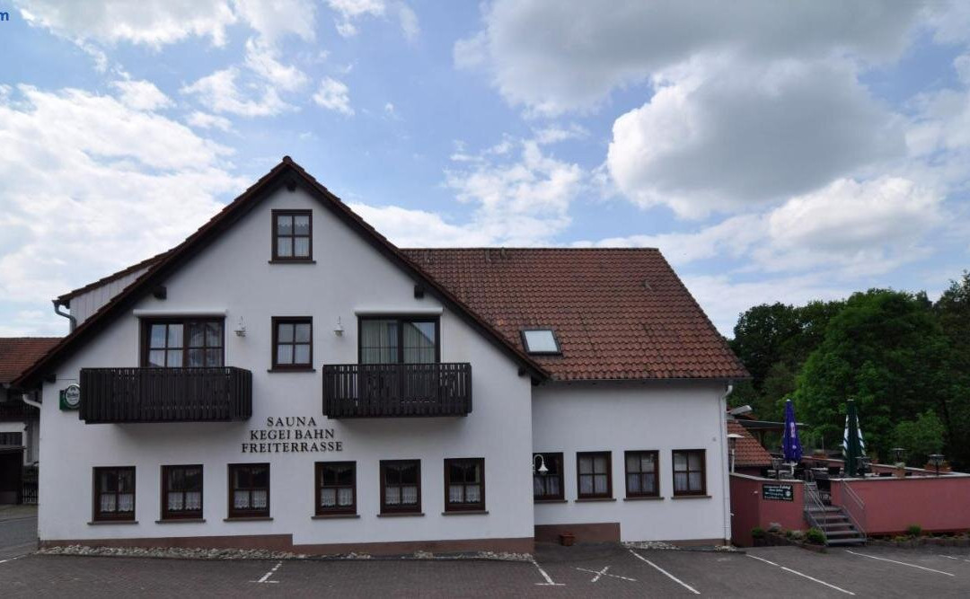Schwebda酒店住宿-Landgasthof & Fleischerei Zum Adler