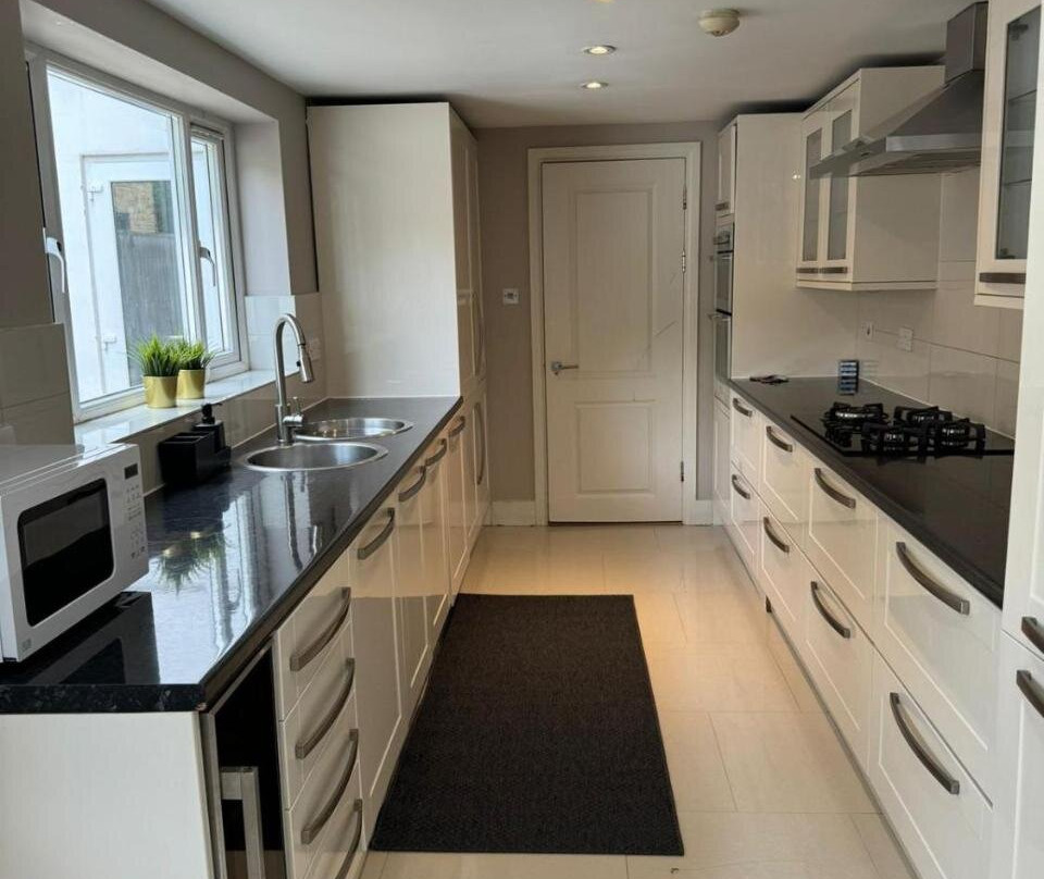 Brentford Guest Rooms