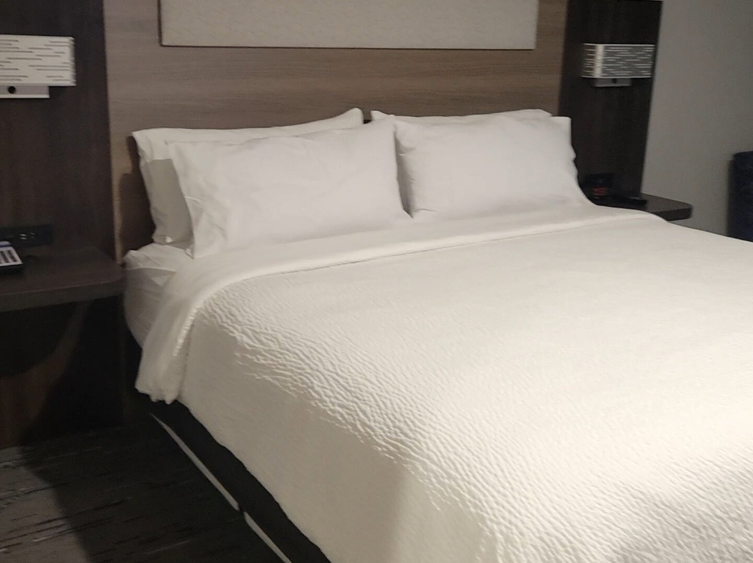 Holiday Inn Express & Suites Hawaiian Gardens By IHG主图