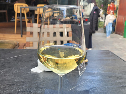 Oping's Cocktails And Beer-地拉那必去景点