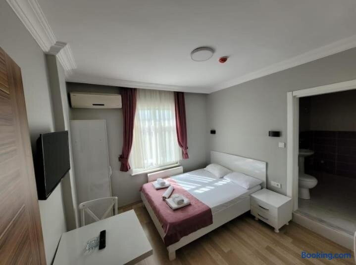 Gold In Hotel
