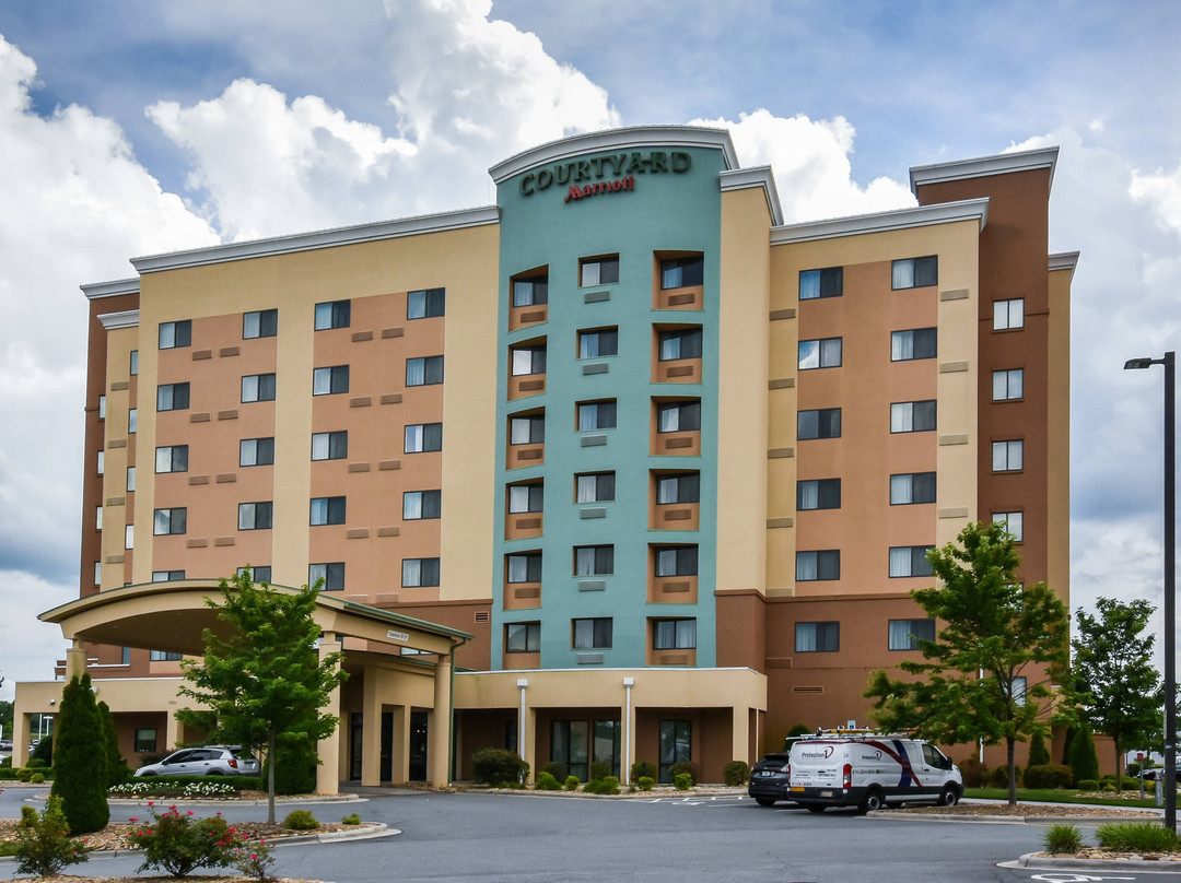 Courtyard by Marriott Charlotte Concord主图