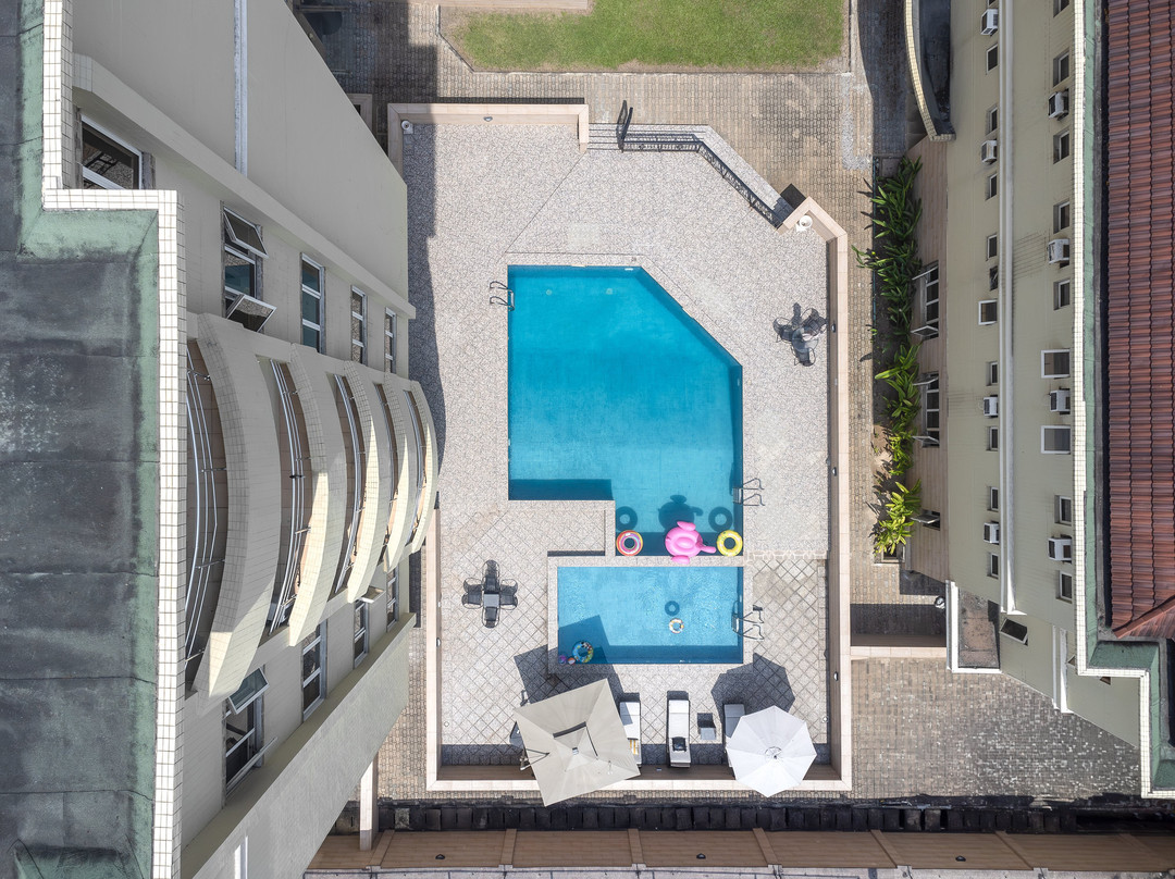 Metro Apartments