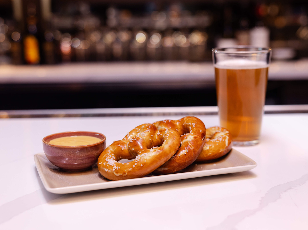 Oliver's Twist Bar & View