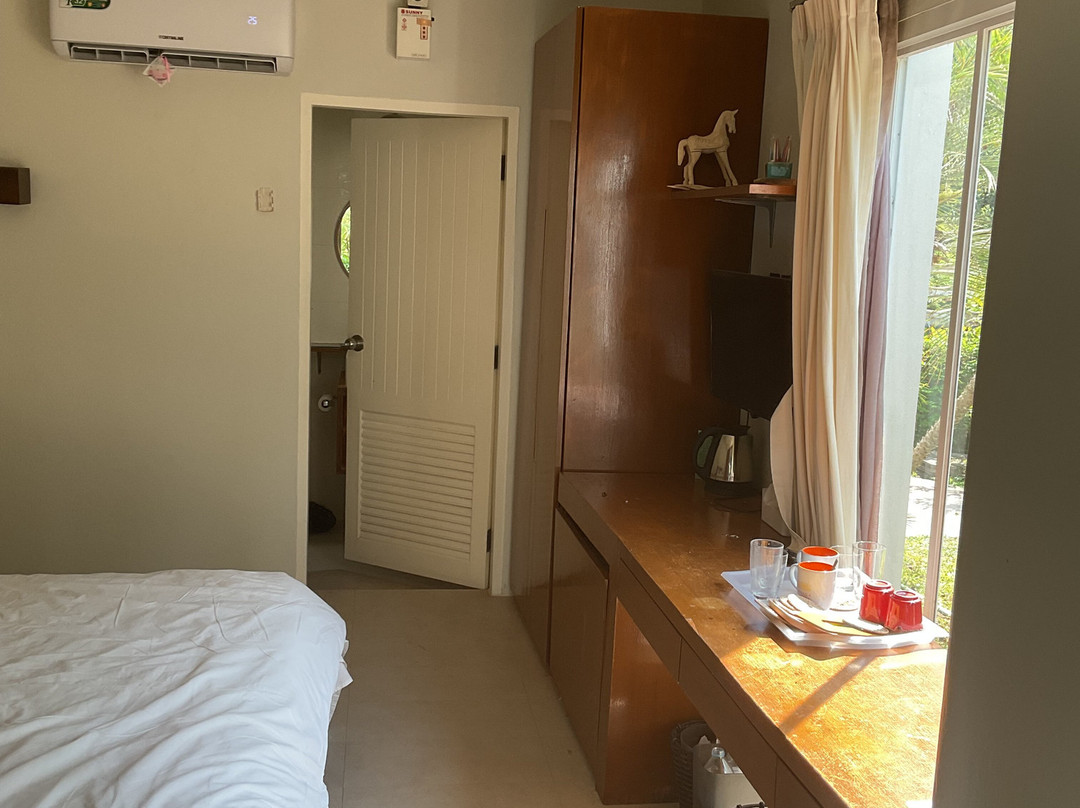 班斯日罗勇海滨酒店主图