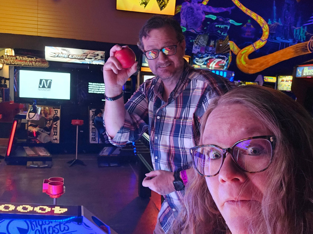 Trenton旅游景点-Radioactive Pinball Arcade