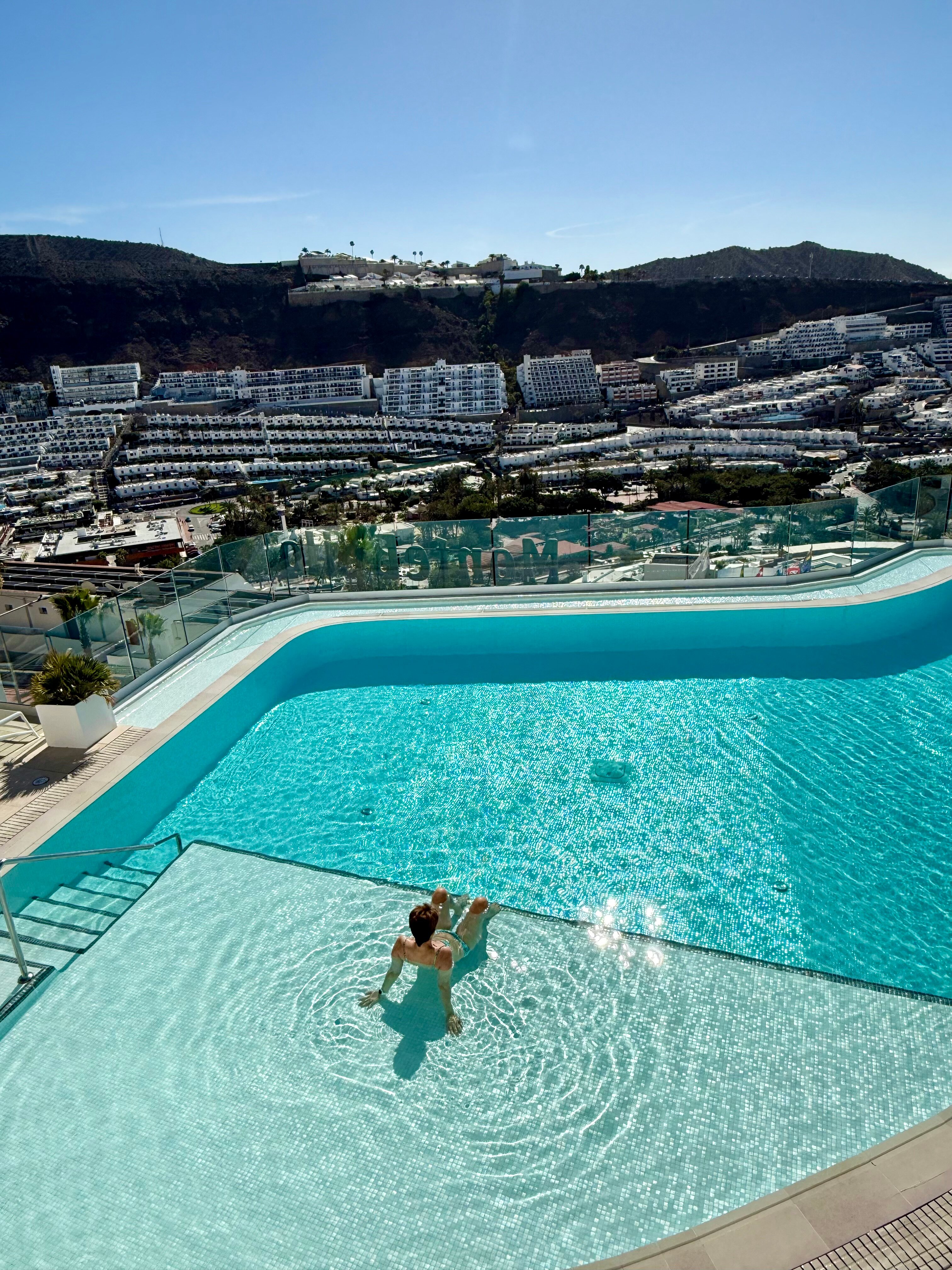 赛尔瓦图哈塔古纳公寓 - 限成人-泳池