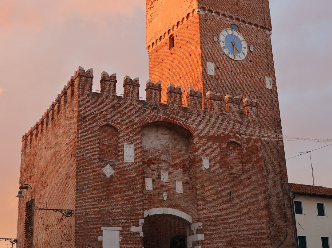 Porta e Torre Trevigiana-Noale必去景点