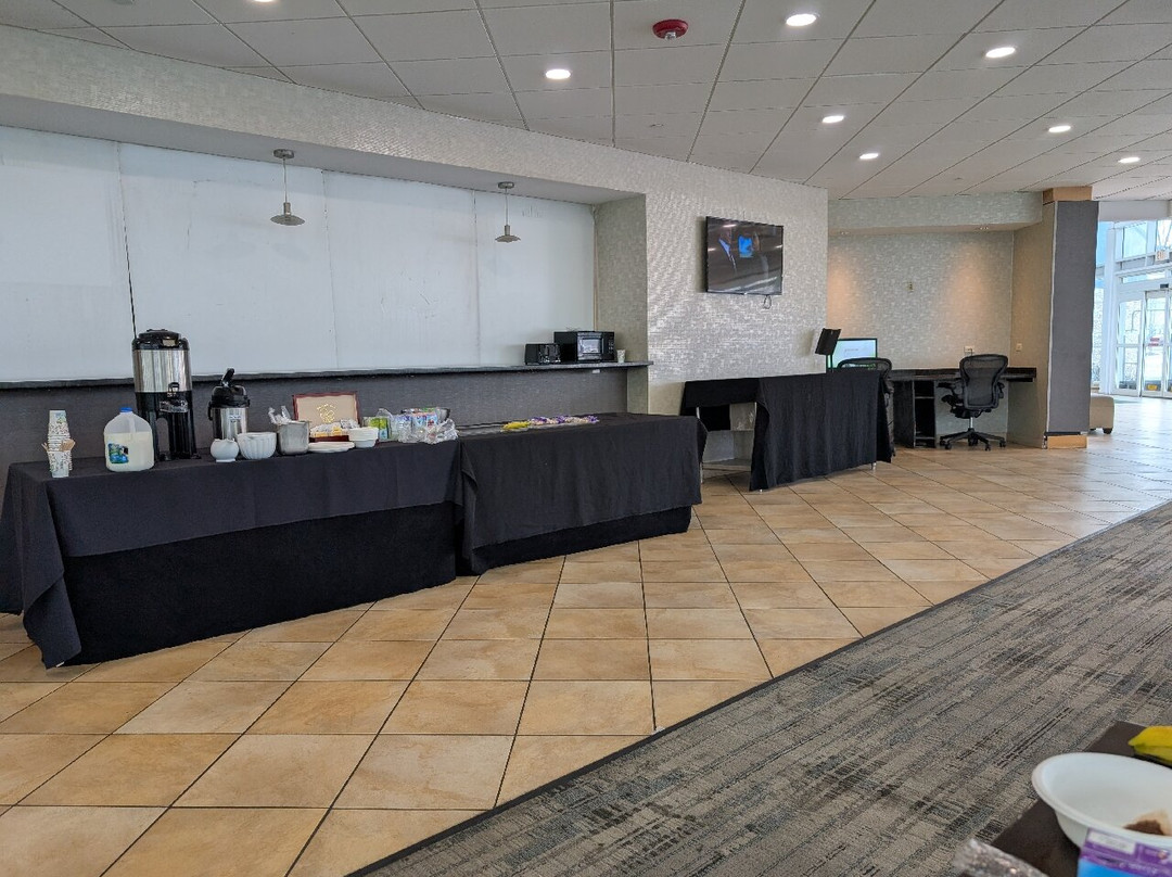 芝加哥麋鹿林村假日酒店主图