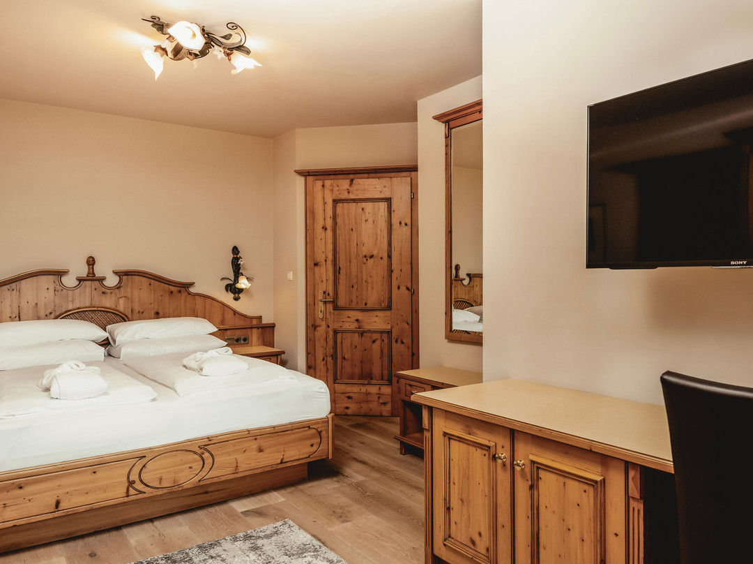 体育与健康英雄酒店- 举行KG酒店主图