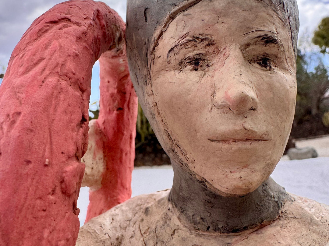 Mariposa-阿罗纳必去景点