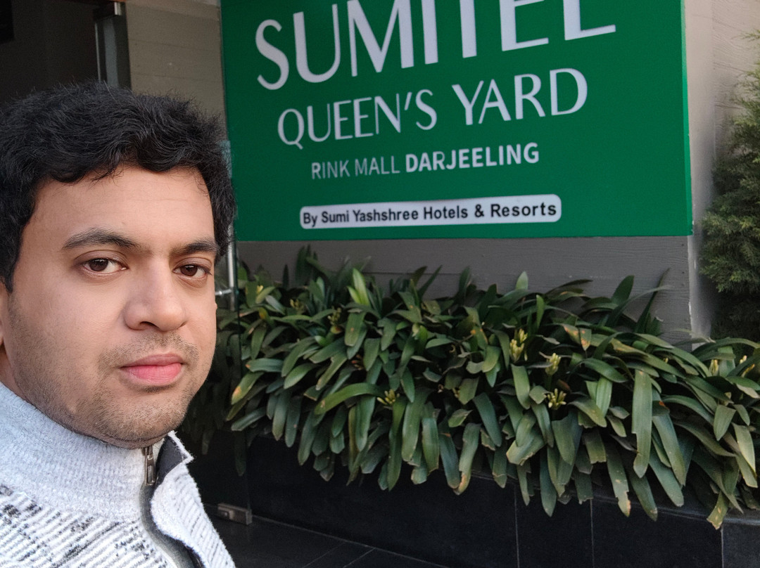 Sumi Queen's Yard Rink Mall Darjeeling主图
