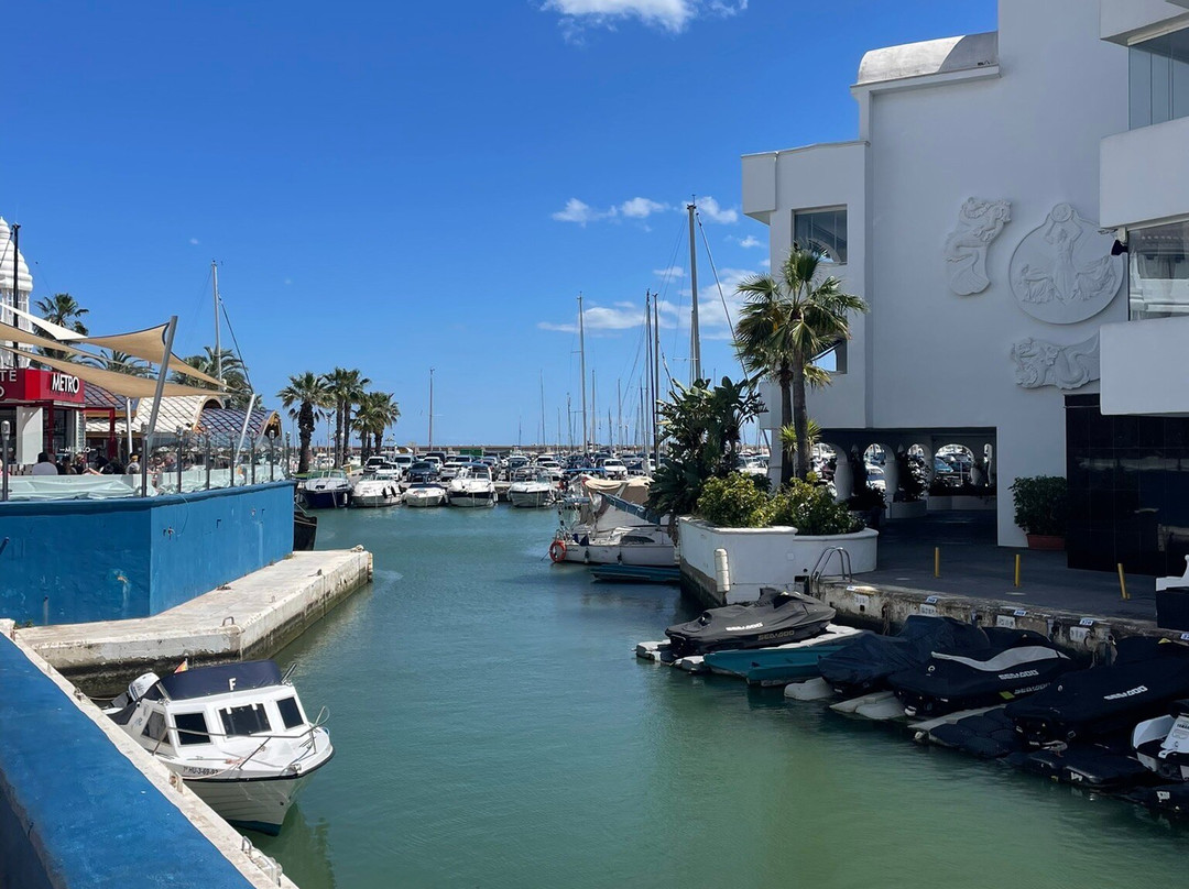 Puerto Marina Shopping景点图片