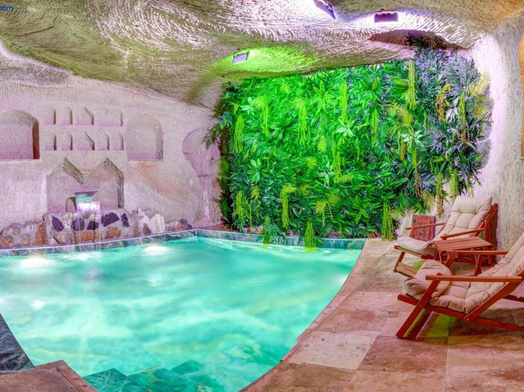 Nar-i Âsk Cave Hotel