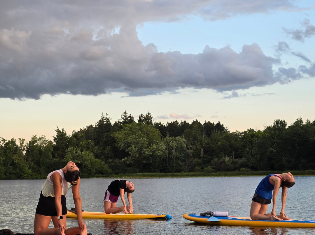 Mmy Paddleboards & Miss Melanie Yoga景点图片