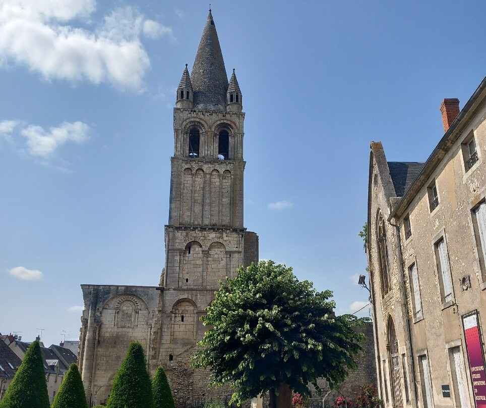 Abbaye Notre Dame de Deols-Deols必去景点