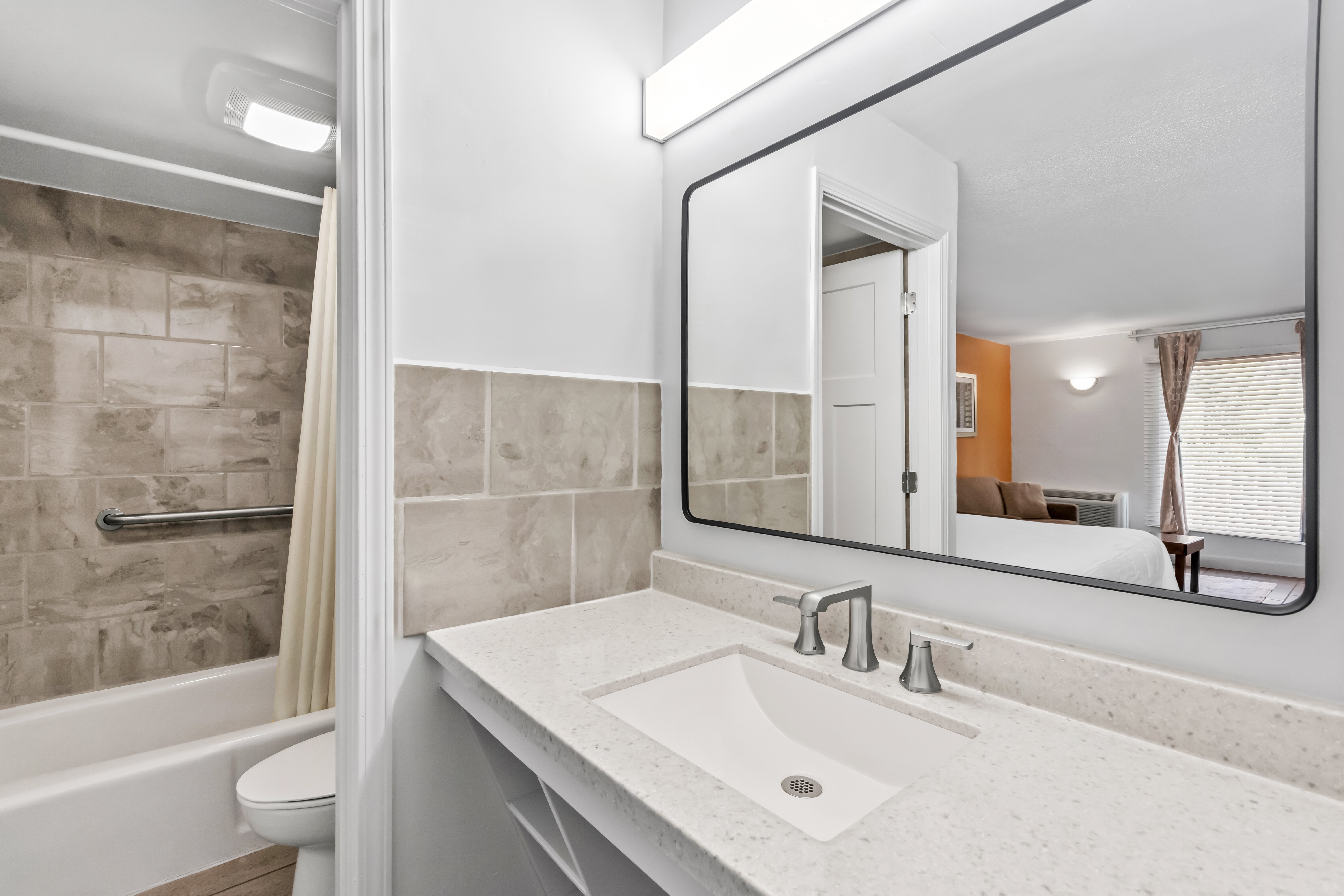 Americas Best Value Inn & Suites Williamstown-浴室