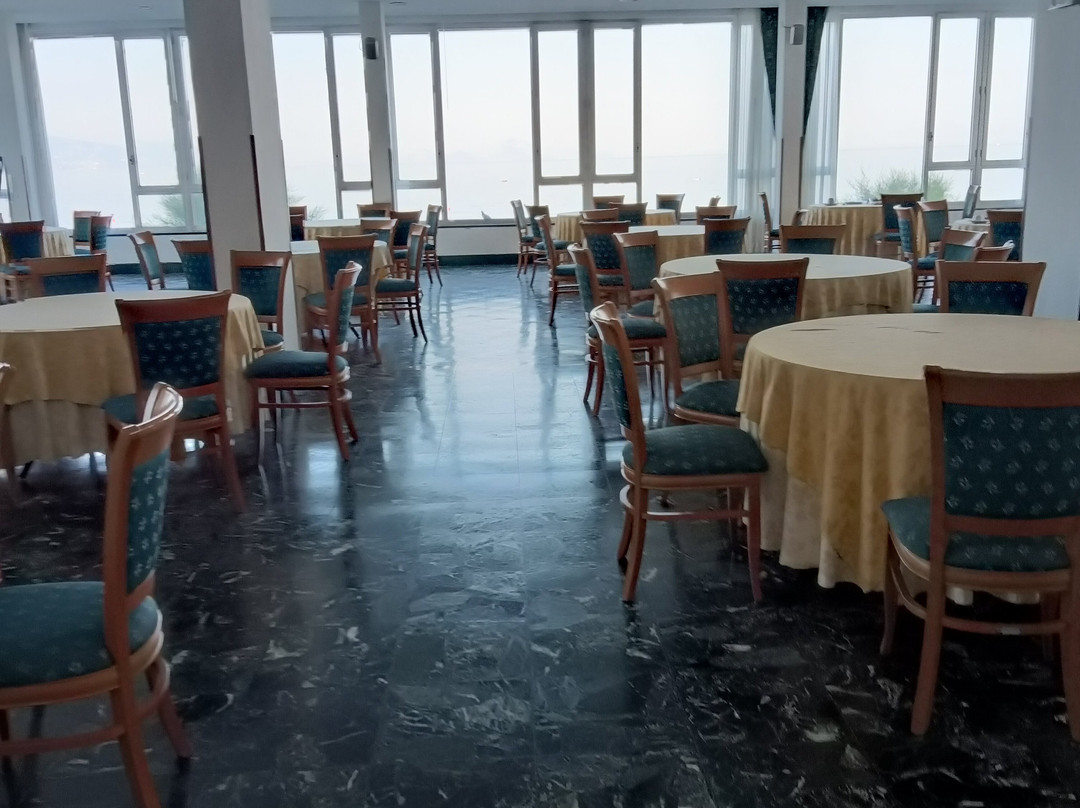 Hotel Holidays主图