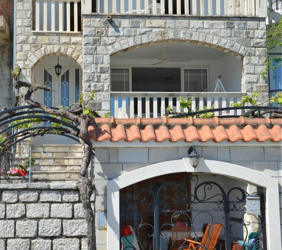 Apartmani Mustur