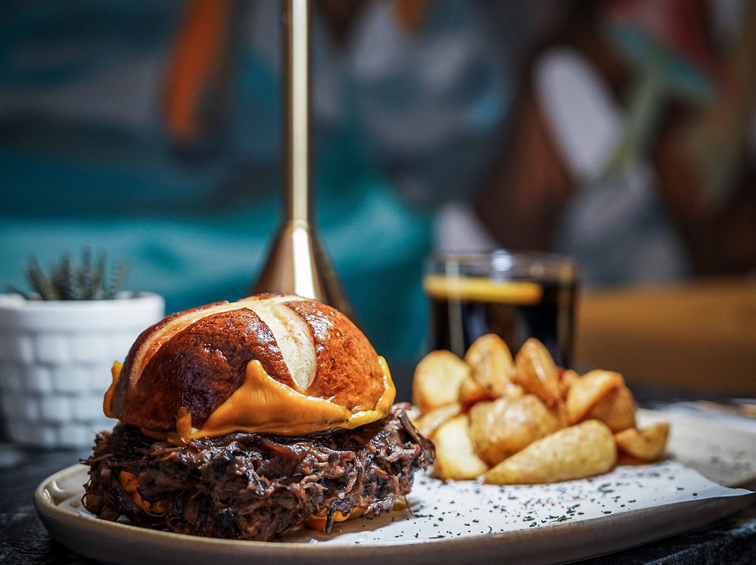 Voyn | Kitchen & Bar