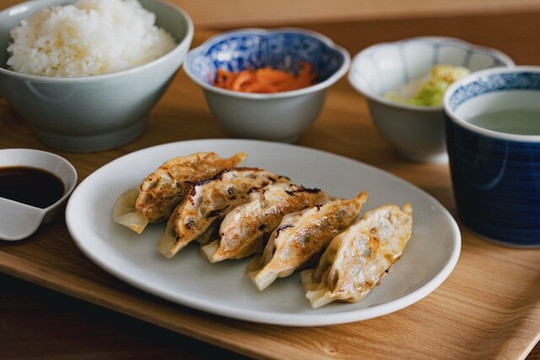 Hatsumimi 学芸大学 | Gyoza & Wine