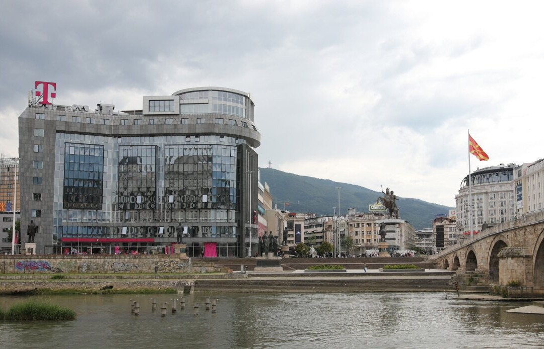 Statue Divers-斯科普里必去景点