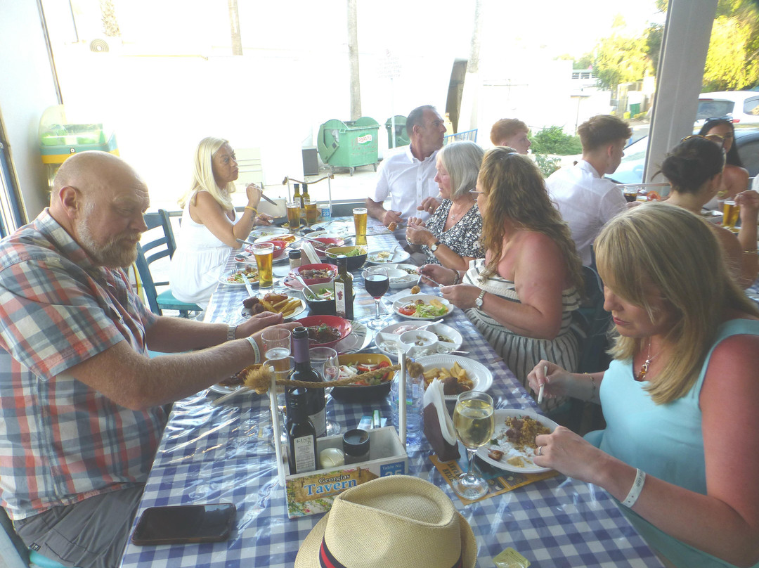 Georgias Tavern Avli