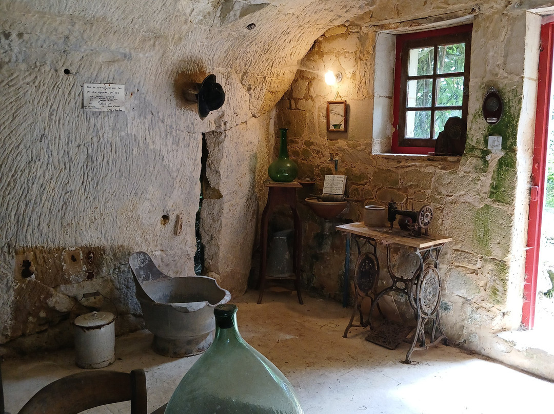 Maisons Troglodytes des Forges-Forges必去景点