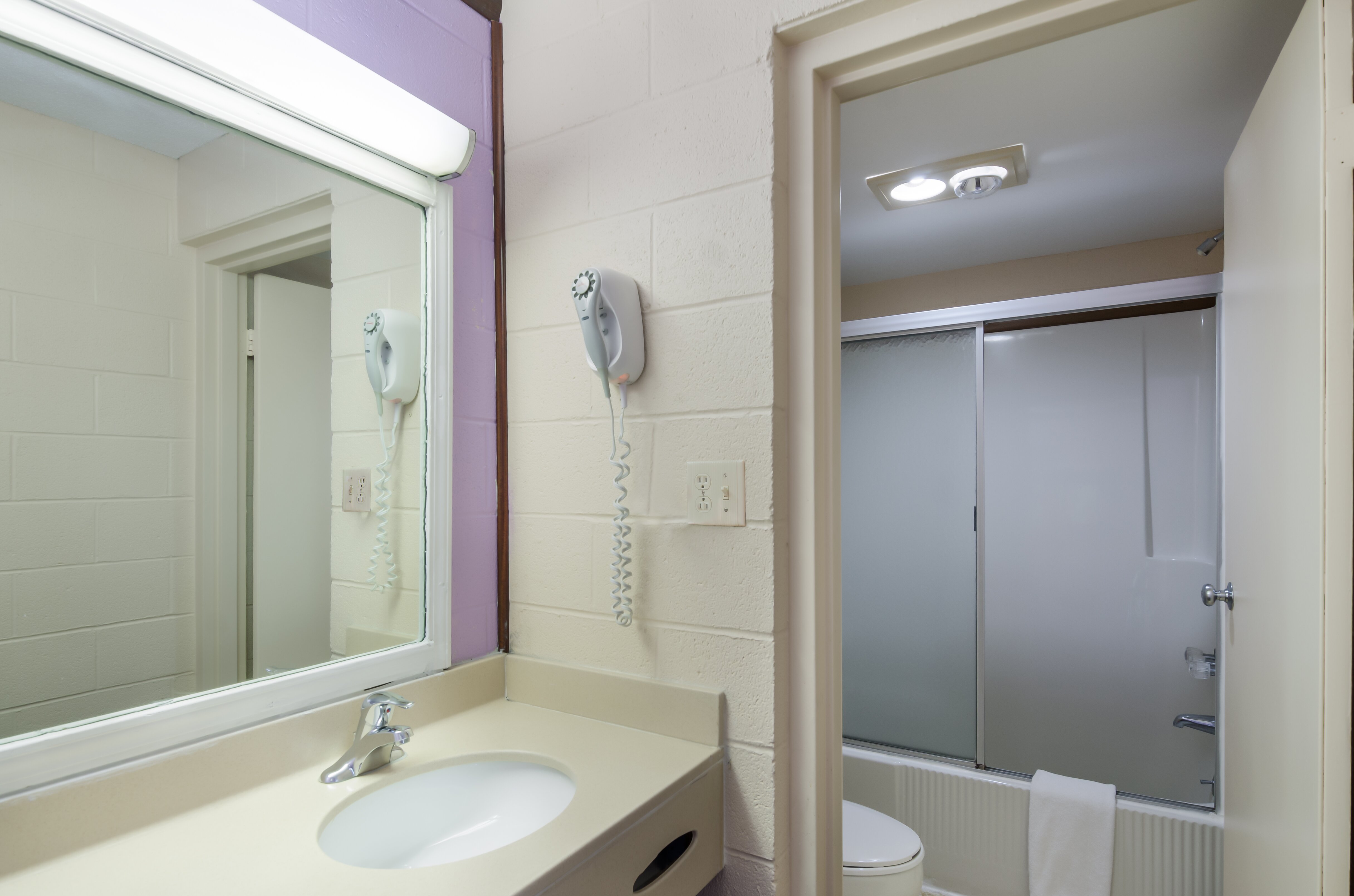 Americas Best Value Inn Wytheville-浴室