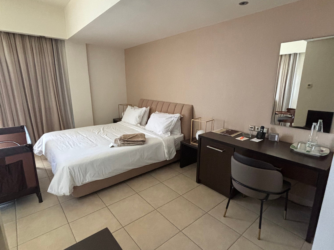 Sikyon Coast Hotel & Resort主图