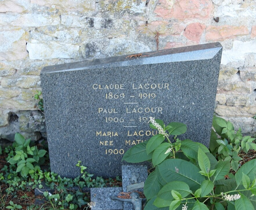Cimetière De L'est-索恩河畔沙隆必去景点